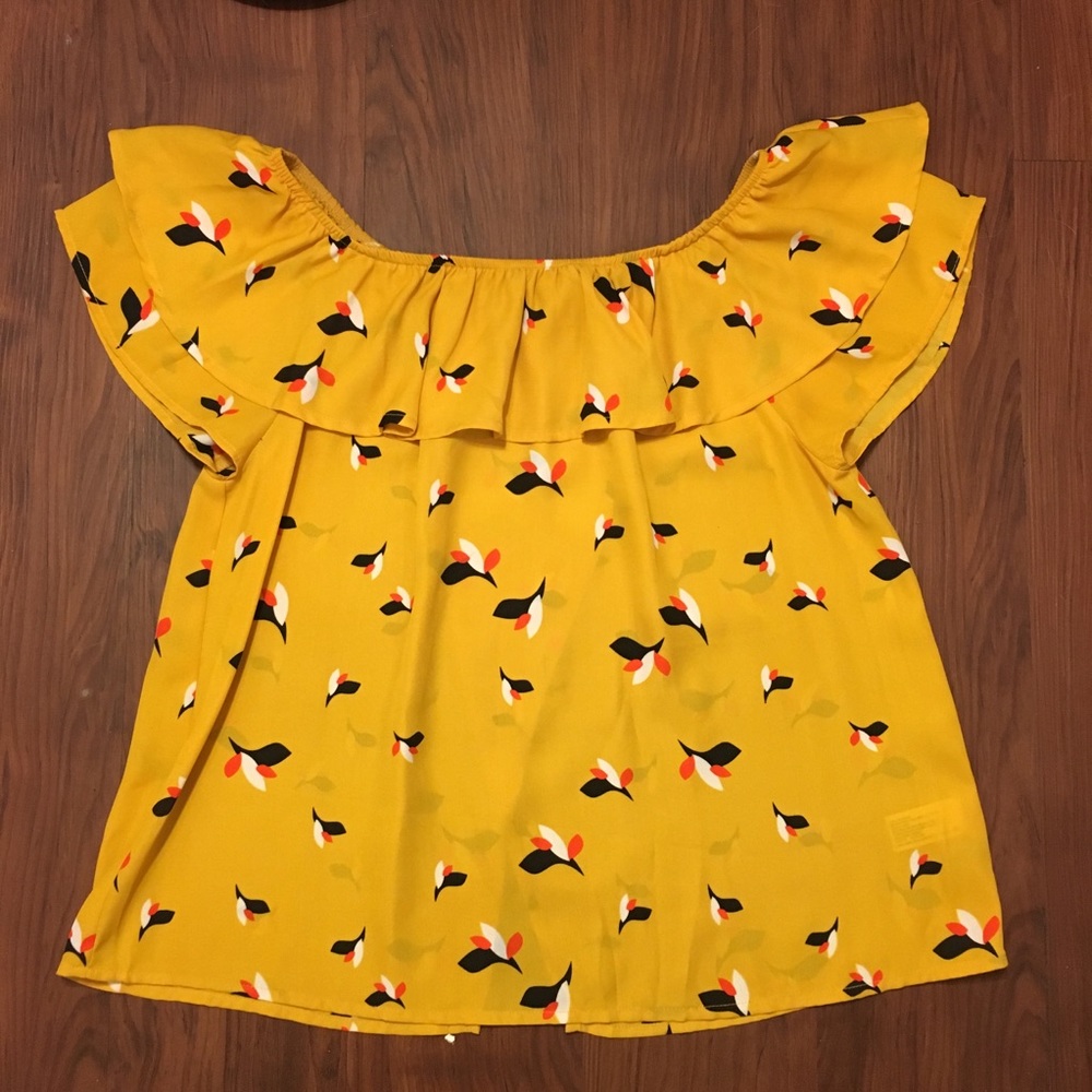 Golden/ mustard yellow top